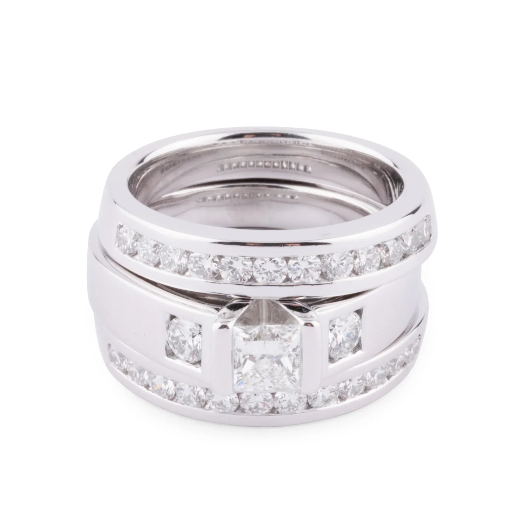 White gold and princess cut diamond ring