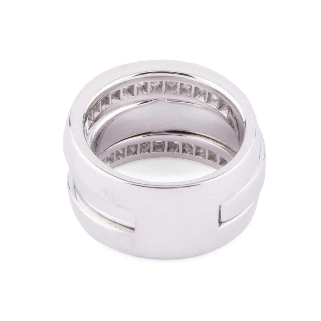 White gold and princess cut diamond ring