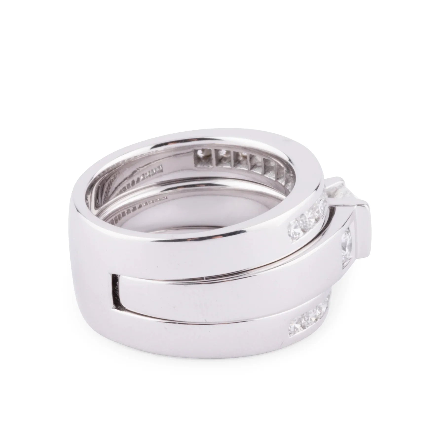 White gold and princess cut diamond ring