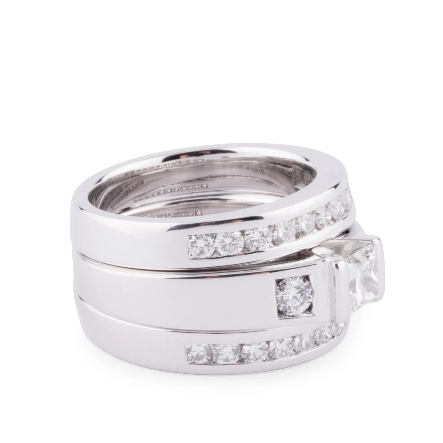 White gold and princess cut diamond ring