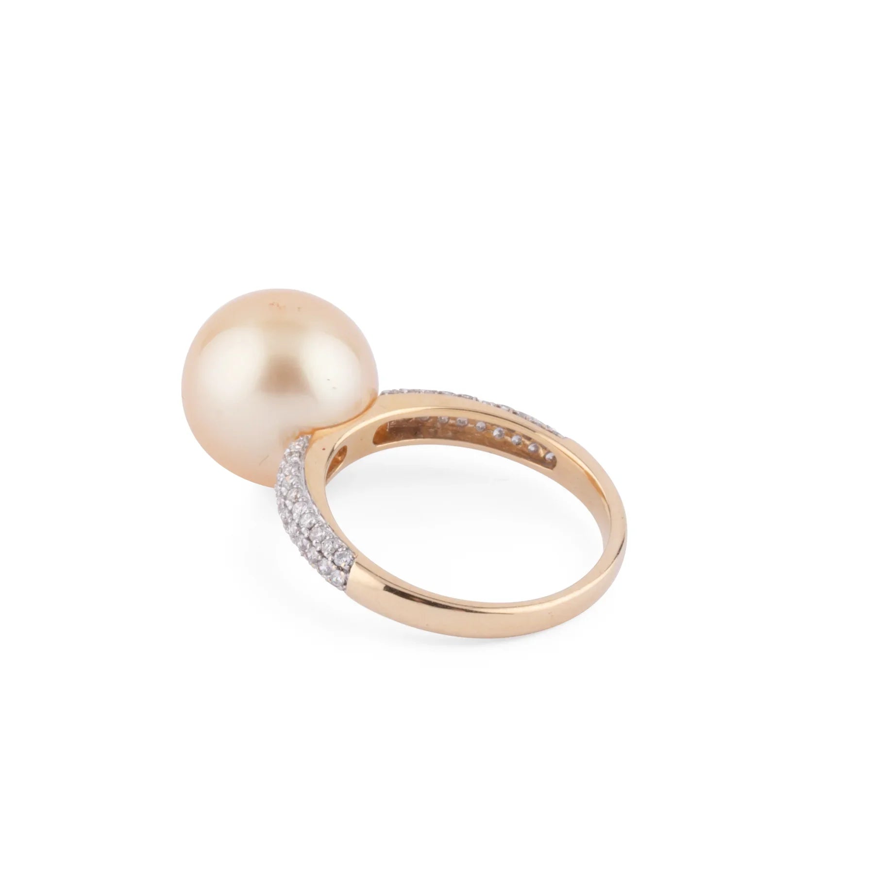 Yellow gold ring, adorned with a South Sea cultured Gold pearl