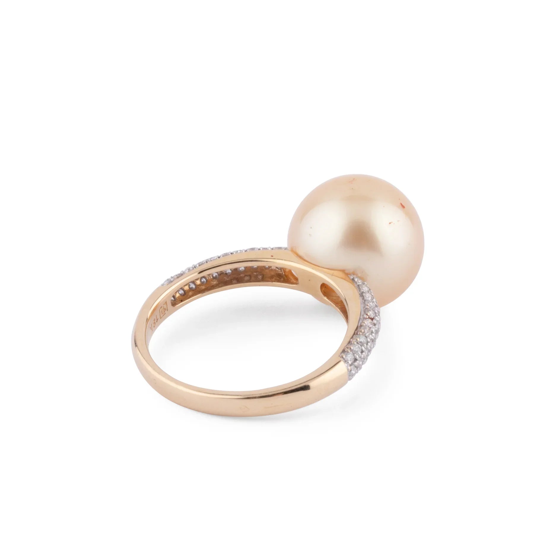 Yellow gold ring, adorned with a South Sea cultured Gold pearl