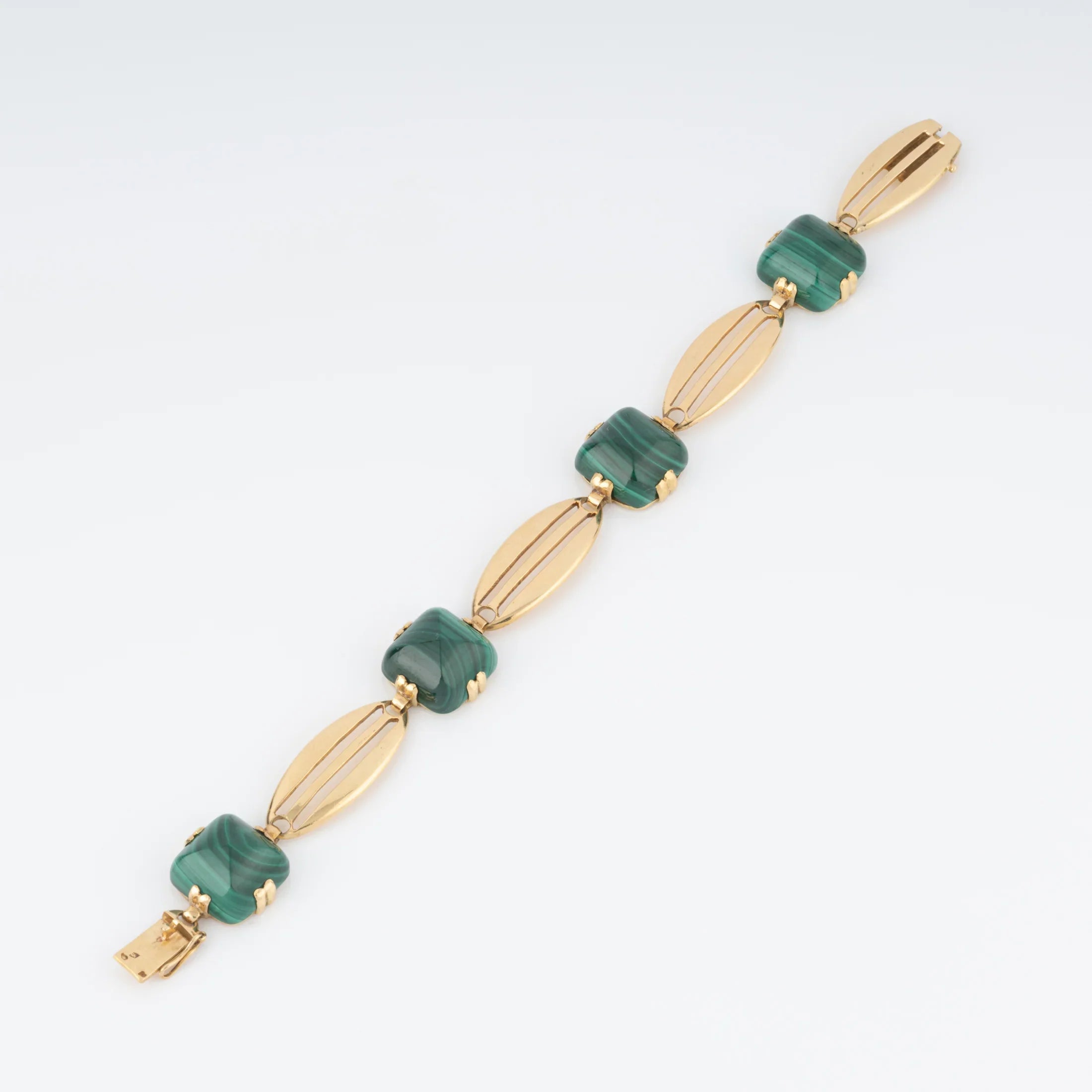 Bracelet en or jaune et malachite en pain de sucre