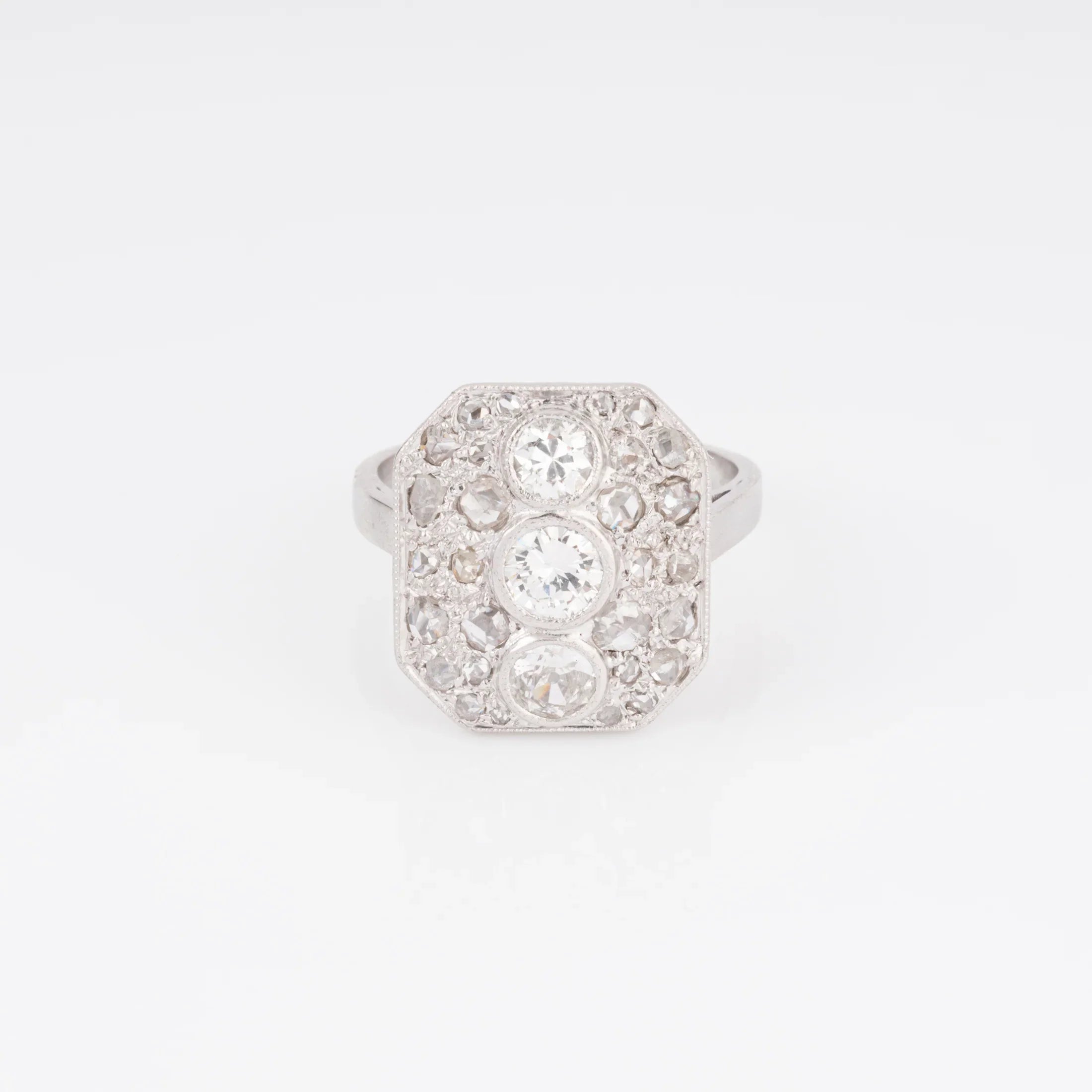 Bague en platine et diamants