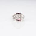 Bague platine et diamant ornée de rubis qualibrés