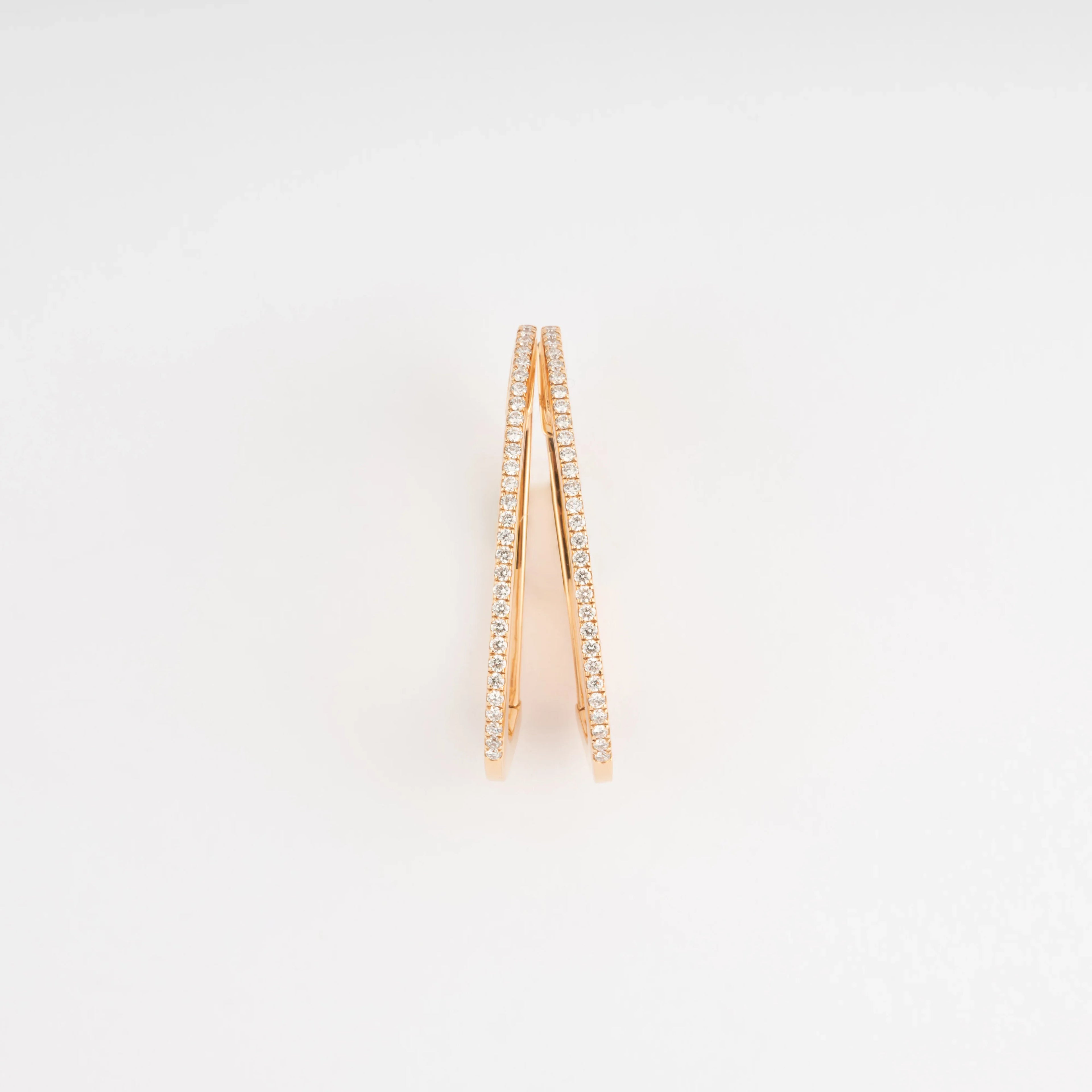 Boucles d'oreilles ovales en or rose et diamants