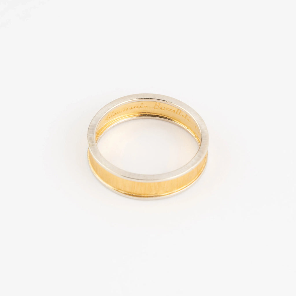 Chiselled gold ring by Buccellati