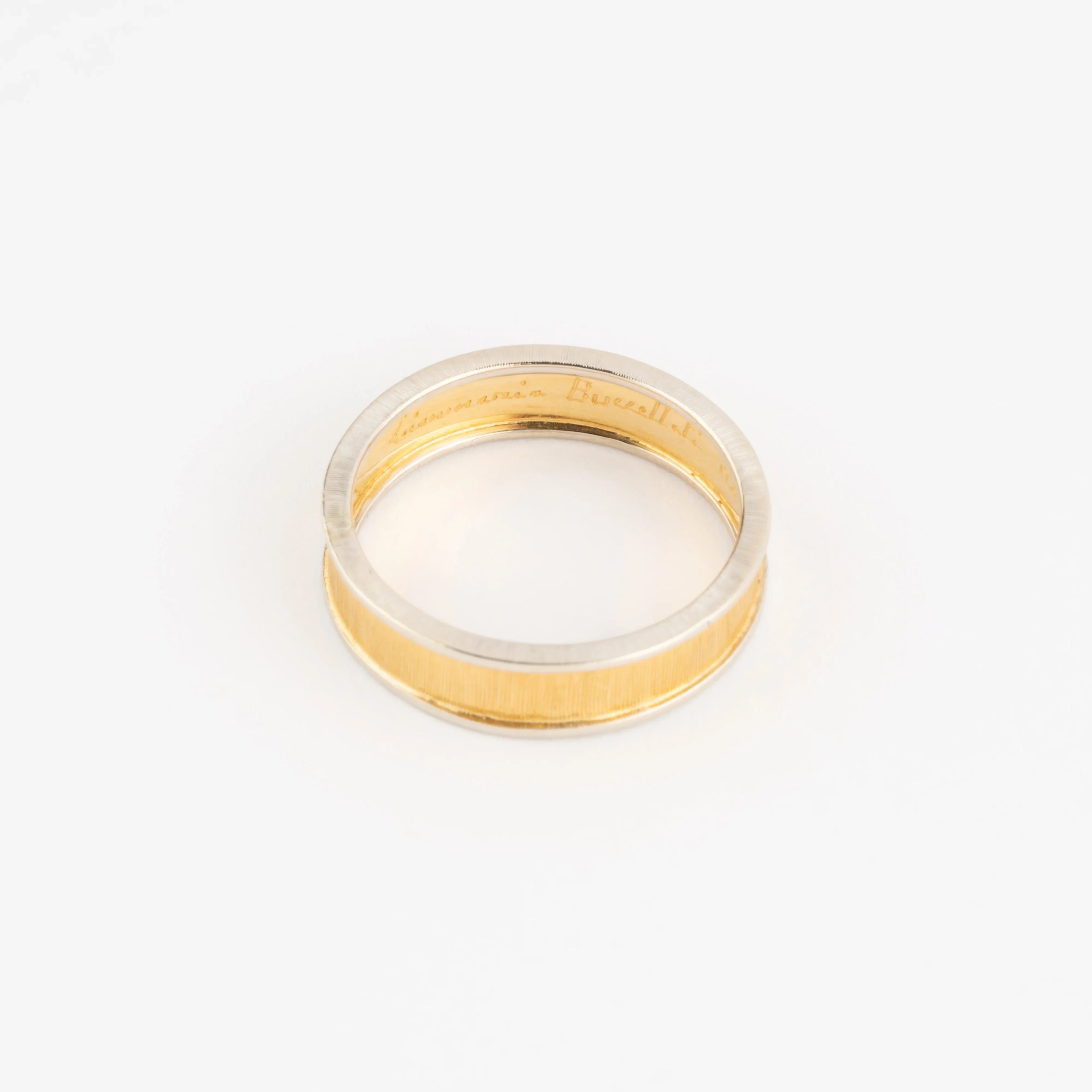 Chiselled gold ring by Buccellati