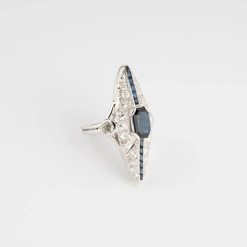 Bague marquise en diamant et saphir