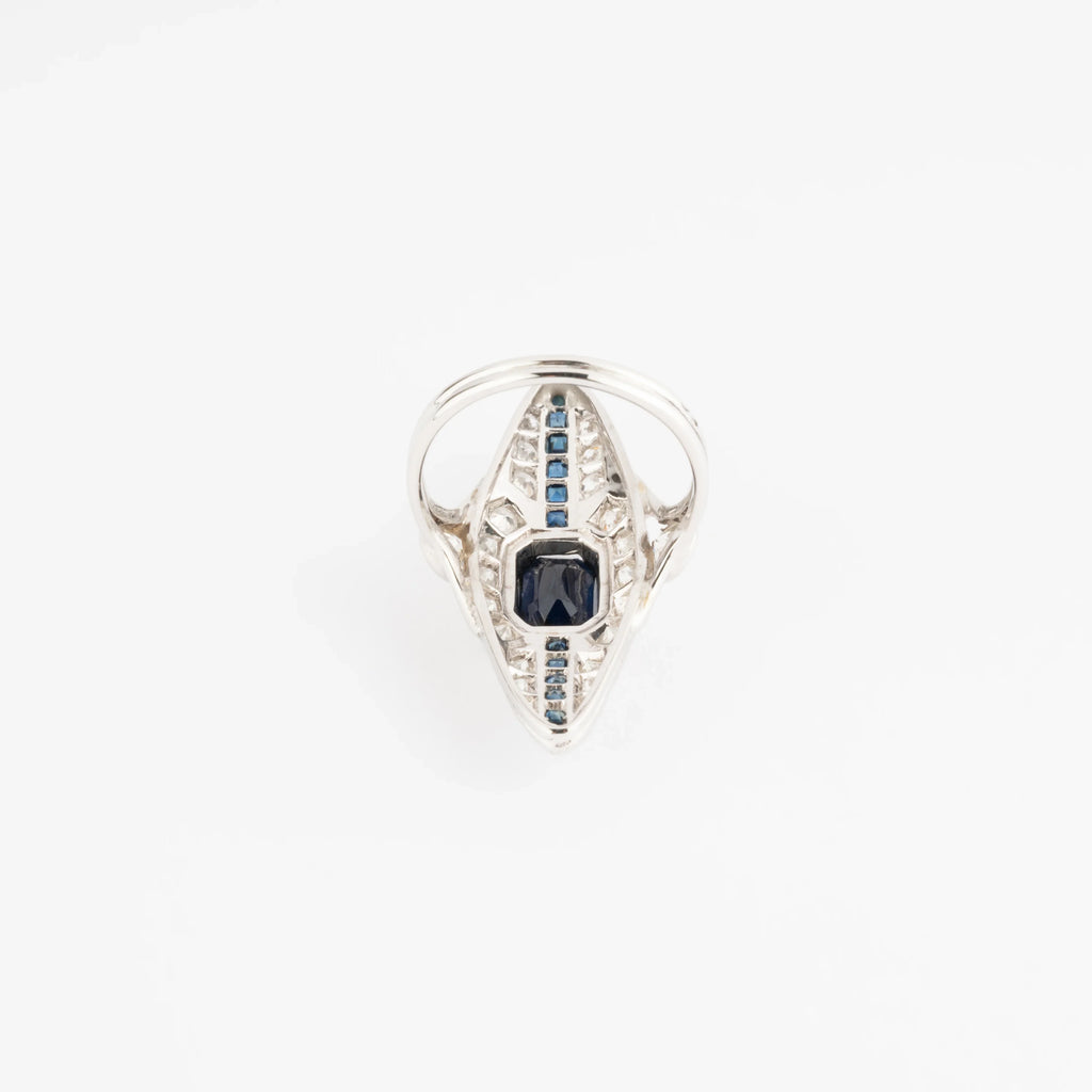 Bague marquise en diamant et saphir