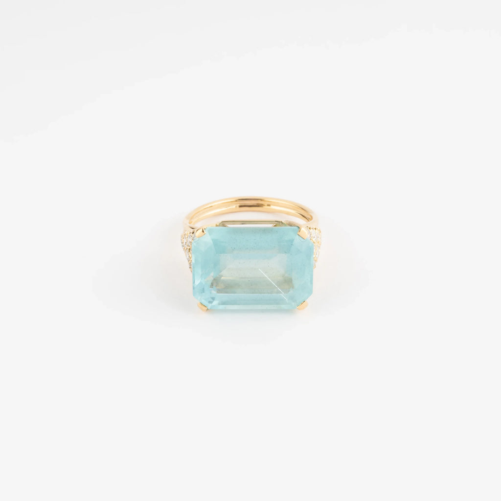Bague aigue marine lactée et diamant sur or jaune