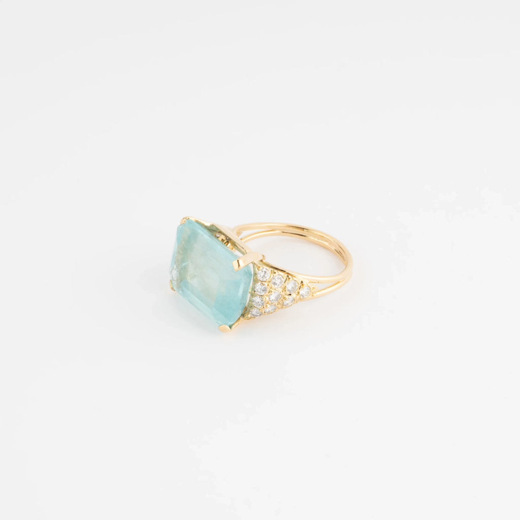 Bague aigue marine lactée et diamant sur or jaune