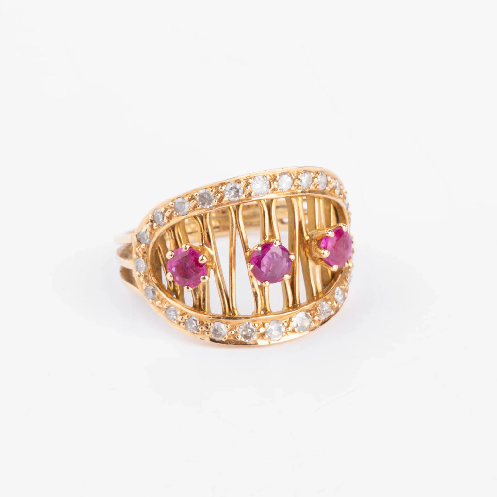 Yellow gold and ruby ring
