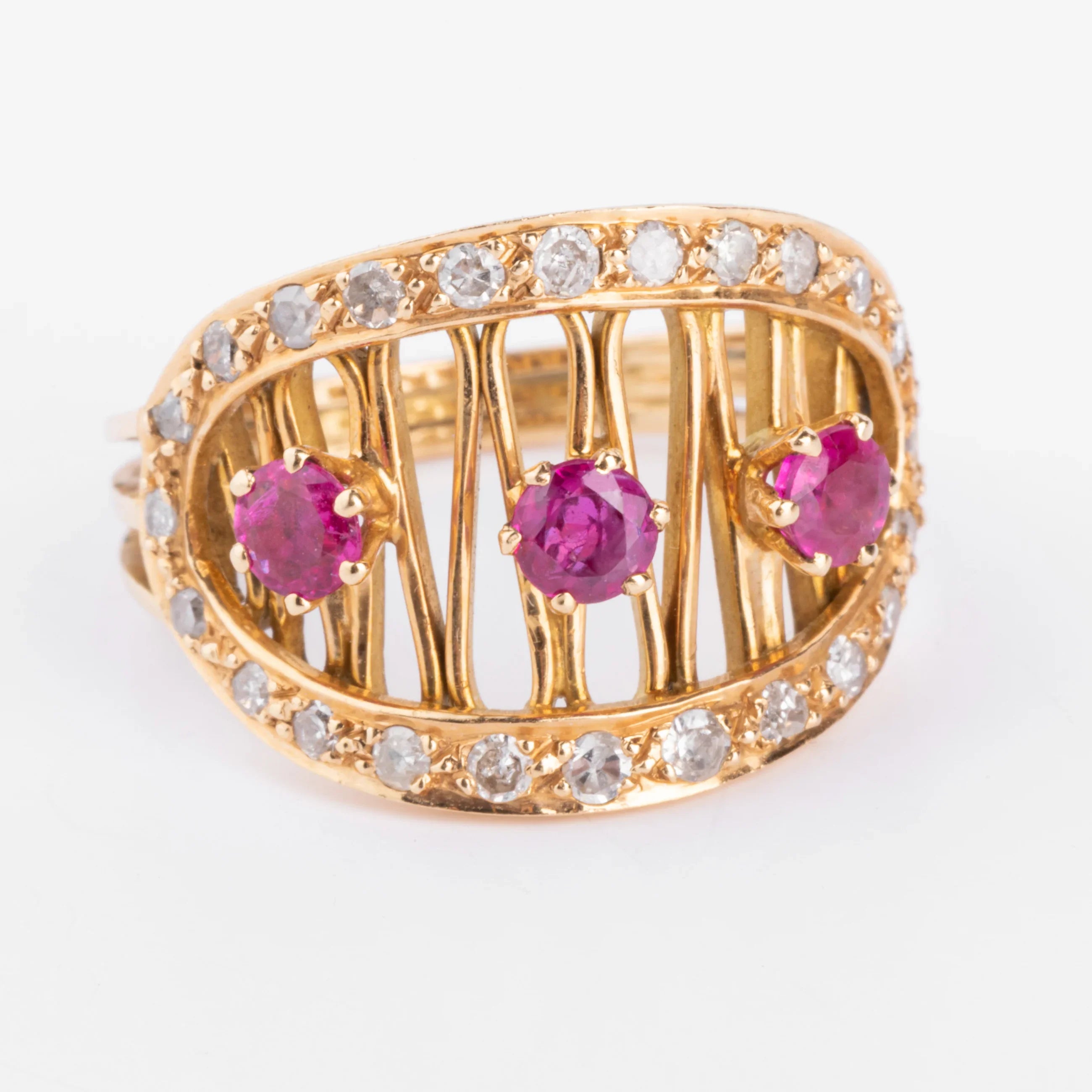 Yellow gold and ruby ring