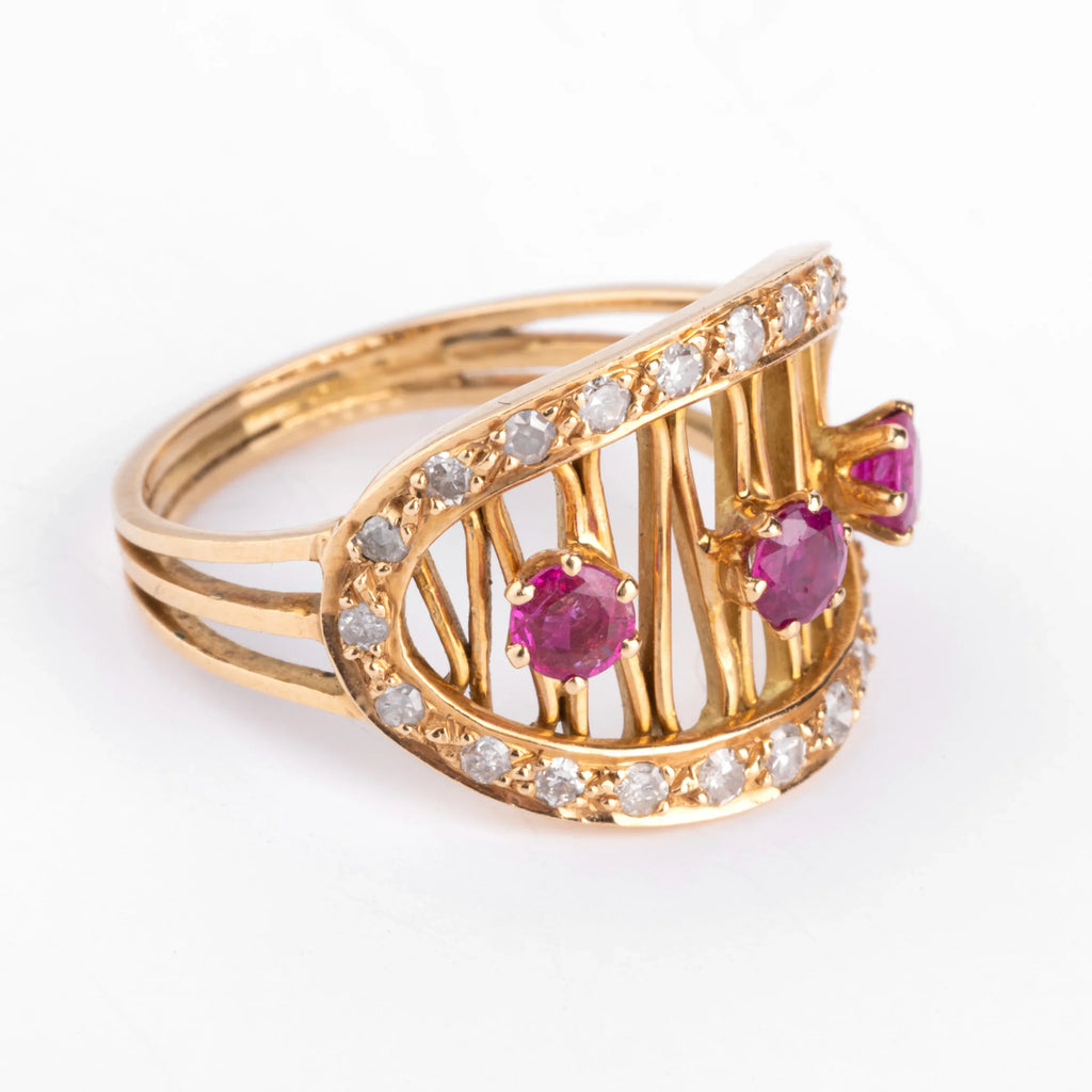 Yellow gold and ruby ring