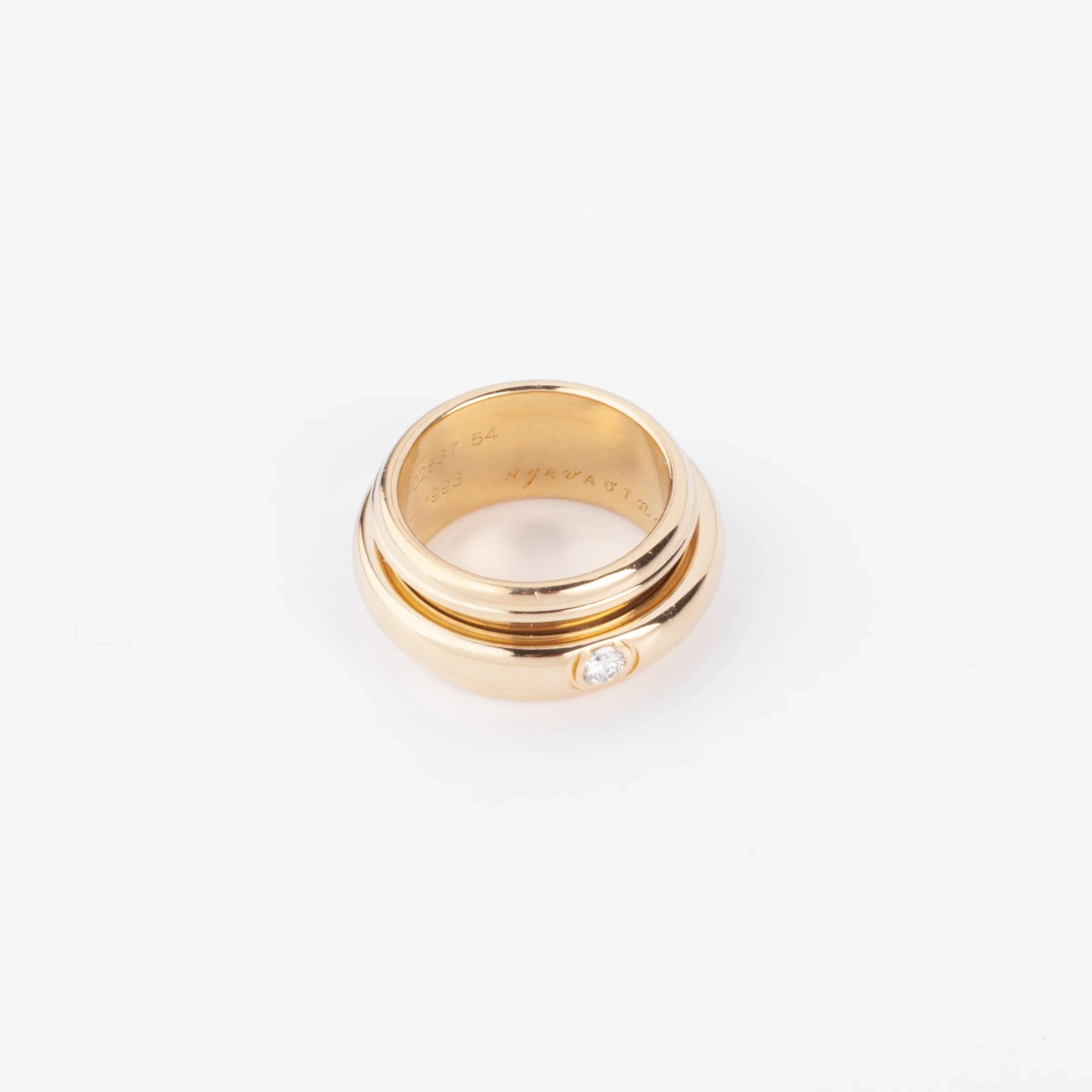 Piaget Possession yellow gold and diamond ring
