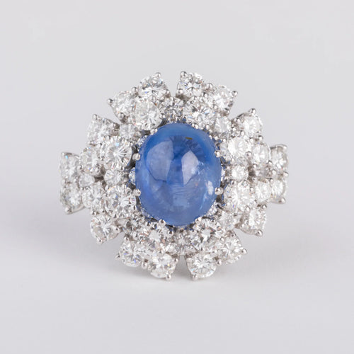 Bague cocktail en diamants et saphir cabochon