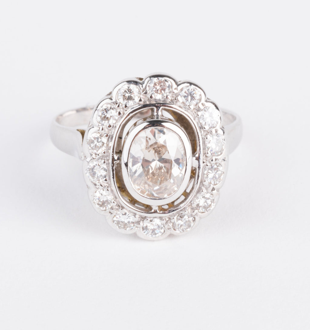 Daisy ring in white gold and diamond