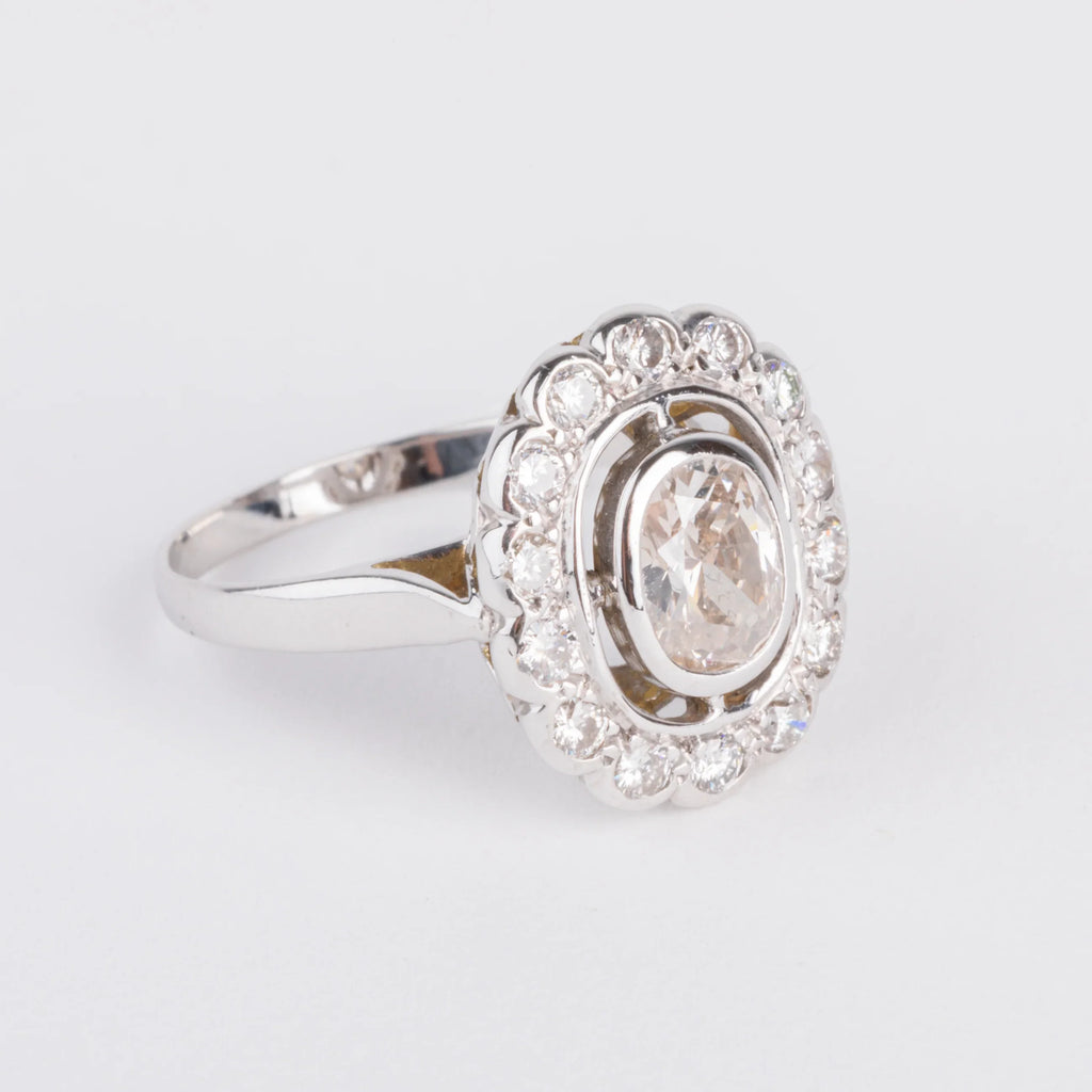 Daisy ring in white gold and diamond