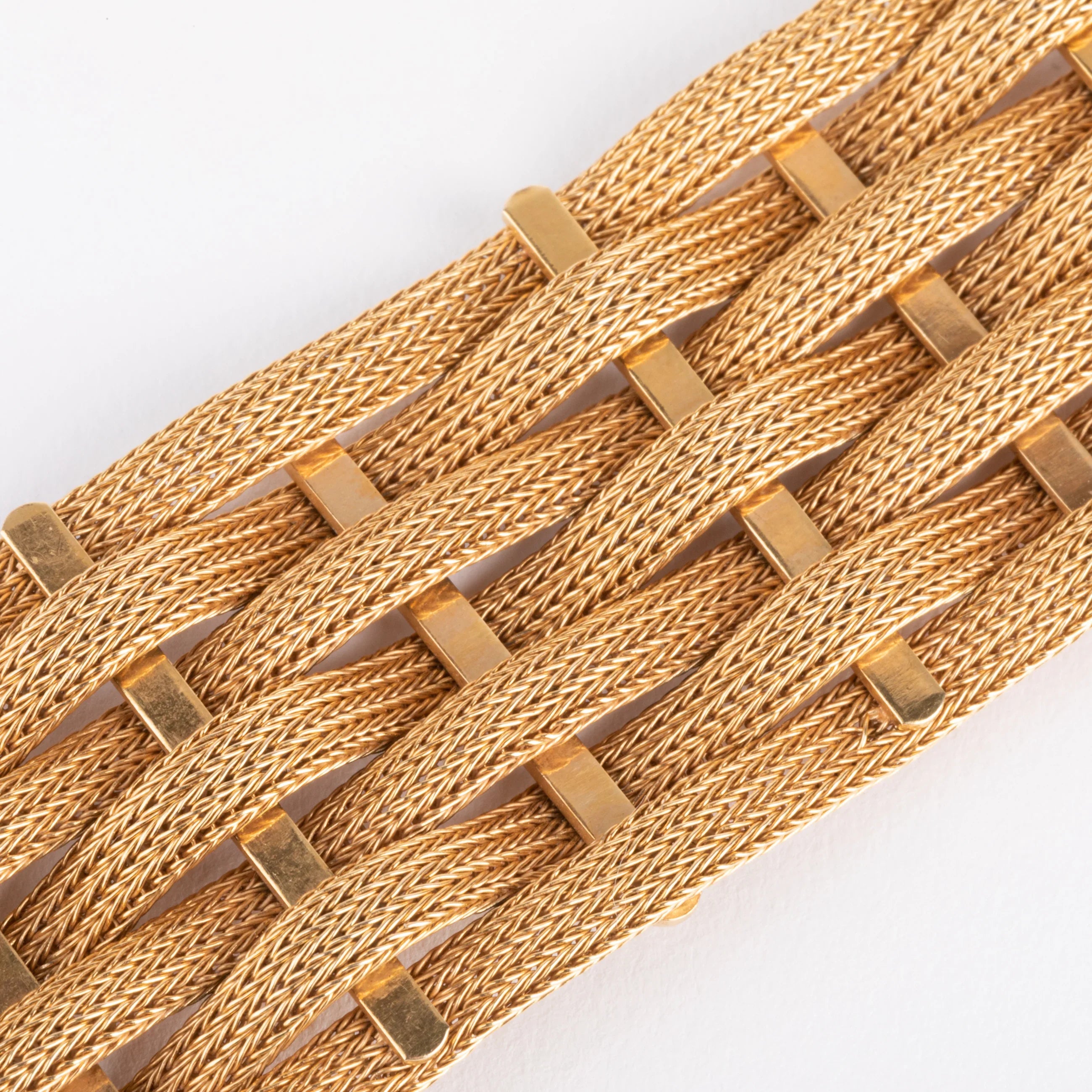 Woven yellow gold bracelet