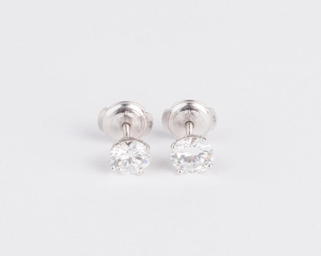 Boucles d'oreilles en diamants sur or gris taille moderne
