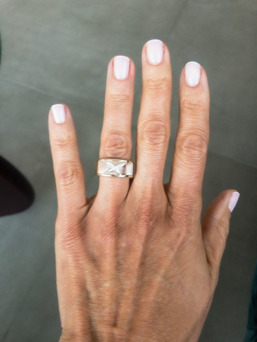Mauboussin ring in gold, mother-of-pearl, and diamonds