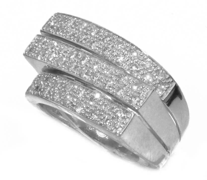 Bague or gris et diamant asymetrique