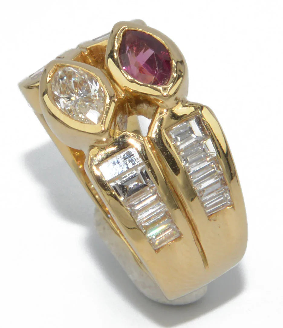 Yellow gold toi et moi ring with ruby and diamond