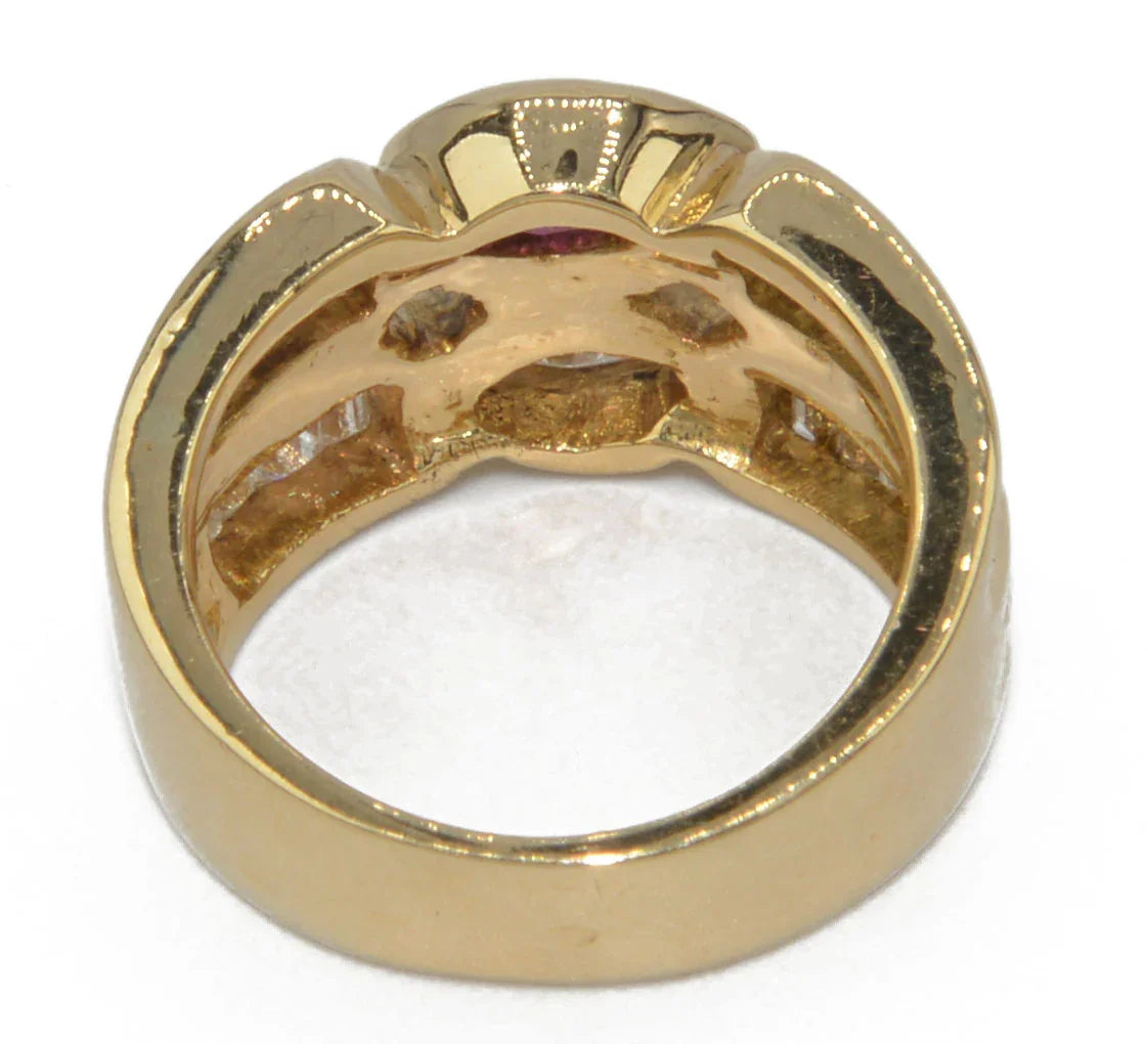Yellow gold toi et moi ring with ruby and diamond