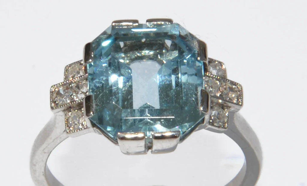 Platinum aquamarine ring