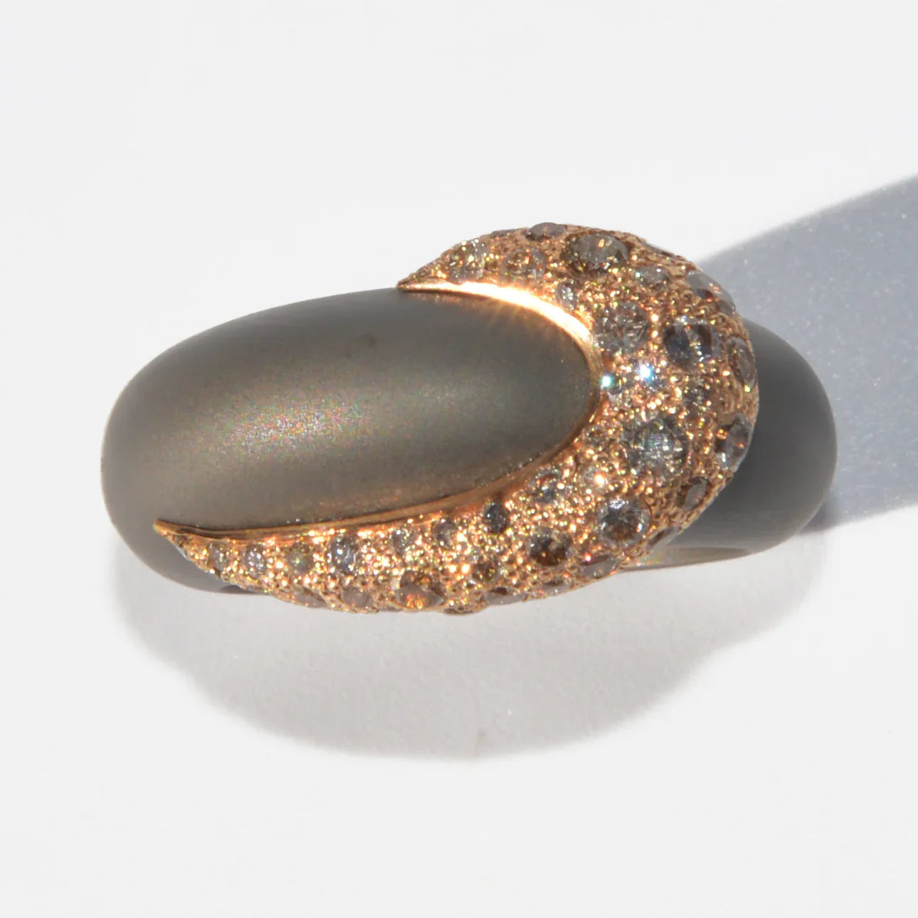 Pomellato ring in titanium and diamond