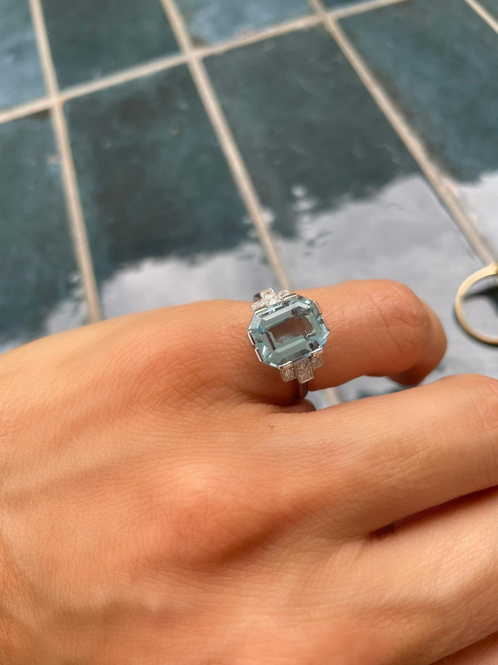 Platinum aquamarine ring