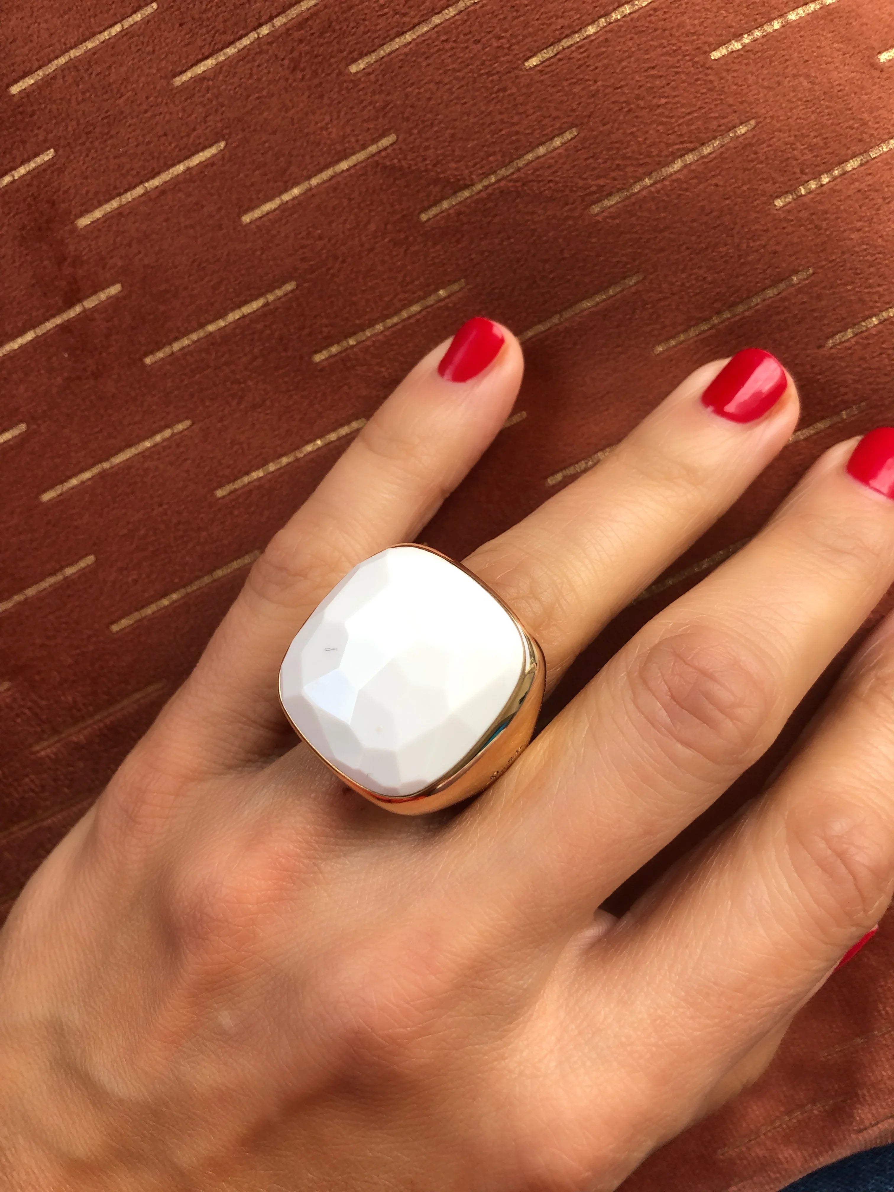Rose gold ring from Pomellato, Victoria model