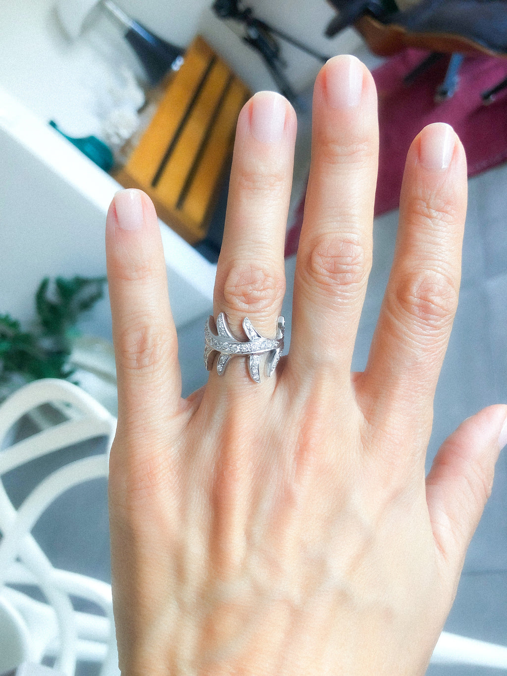 White gold diamond foliage ring