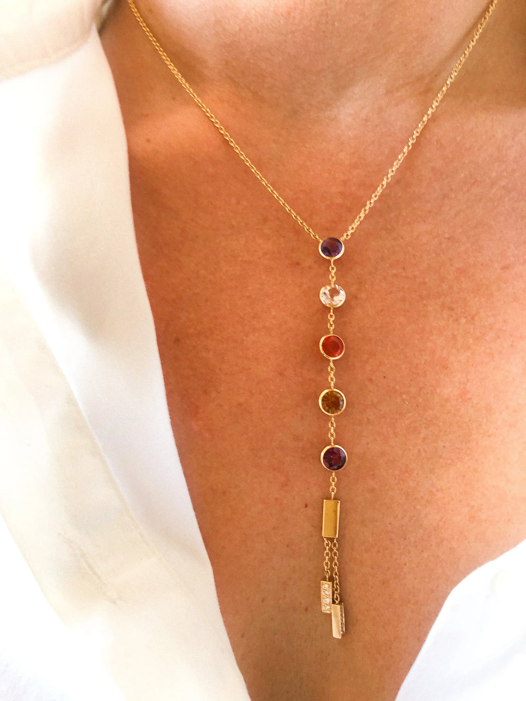 Collier or jaune de la maison Chaumet collection Amour