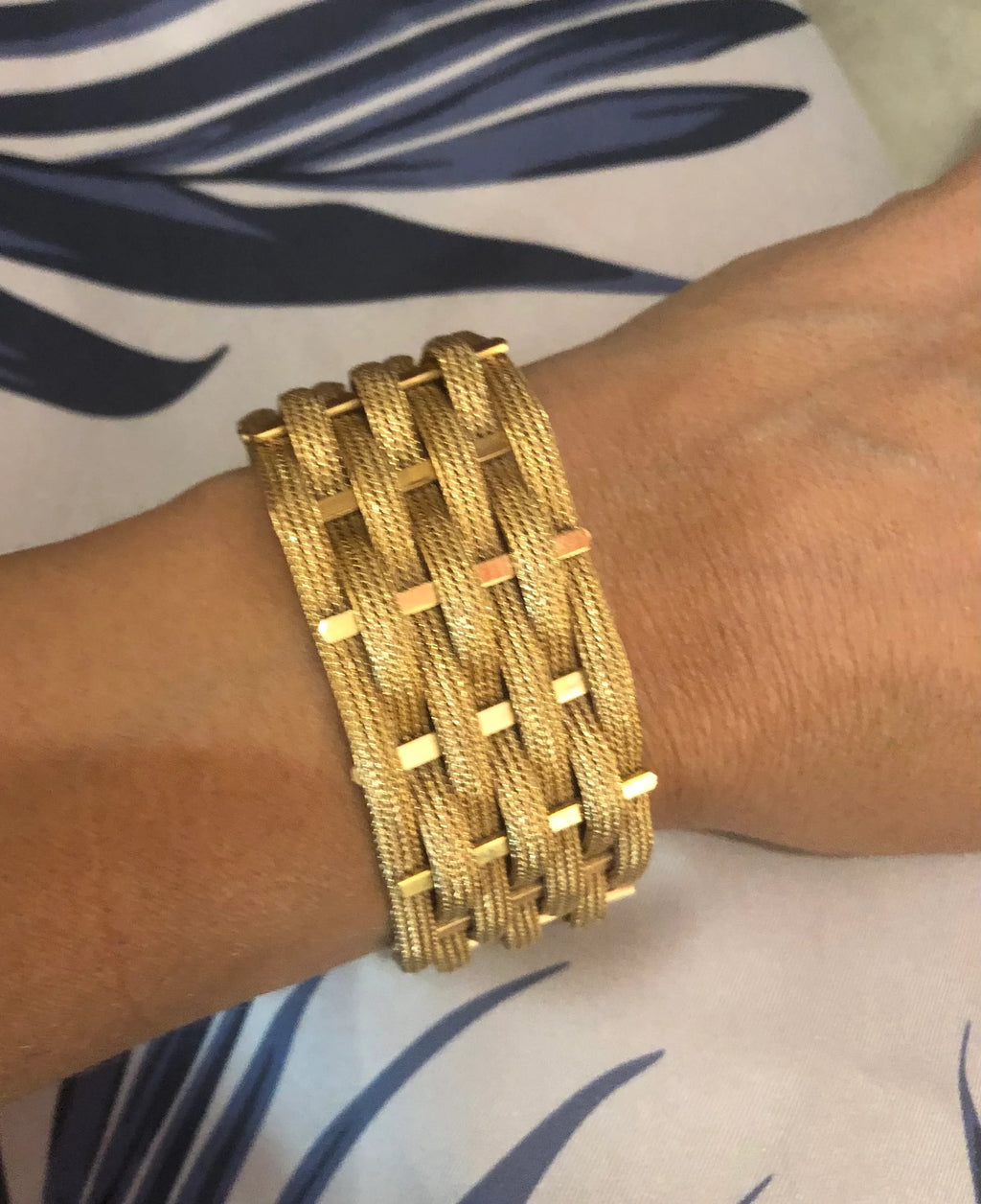 Woven yellow gold bracelet