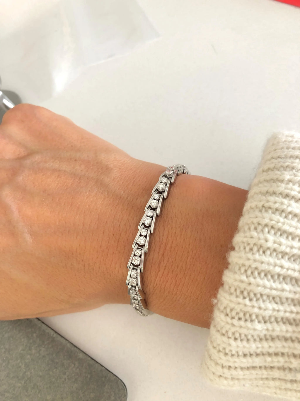 Diamond river bracelet in white gold and platinum