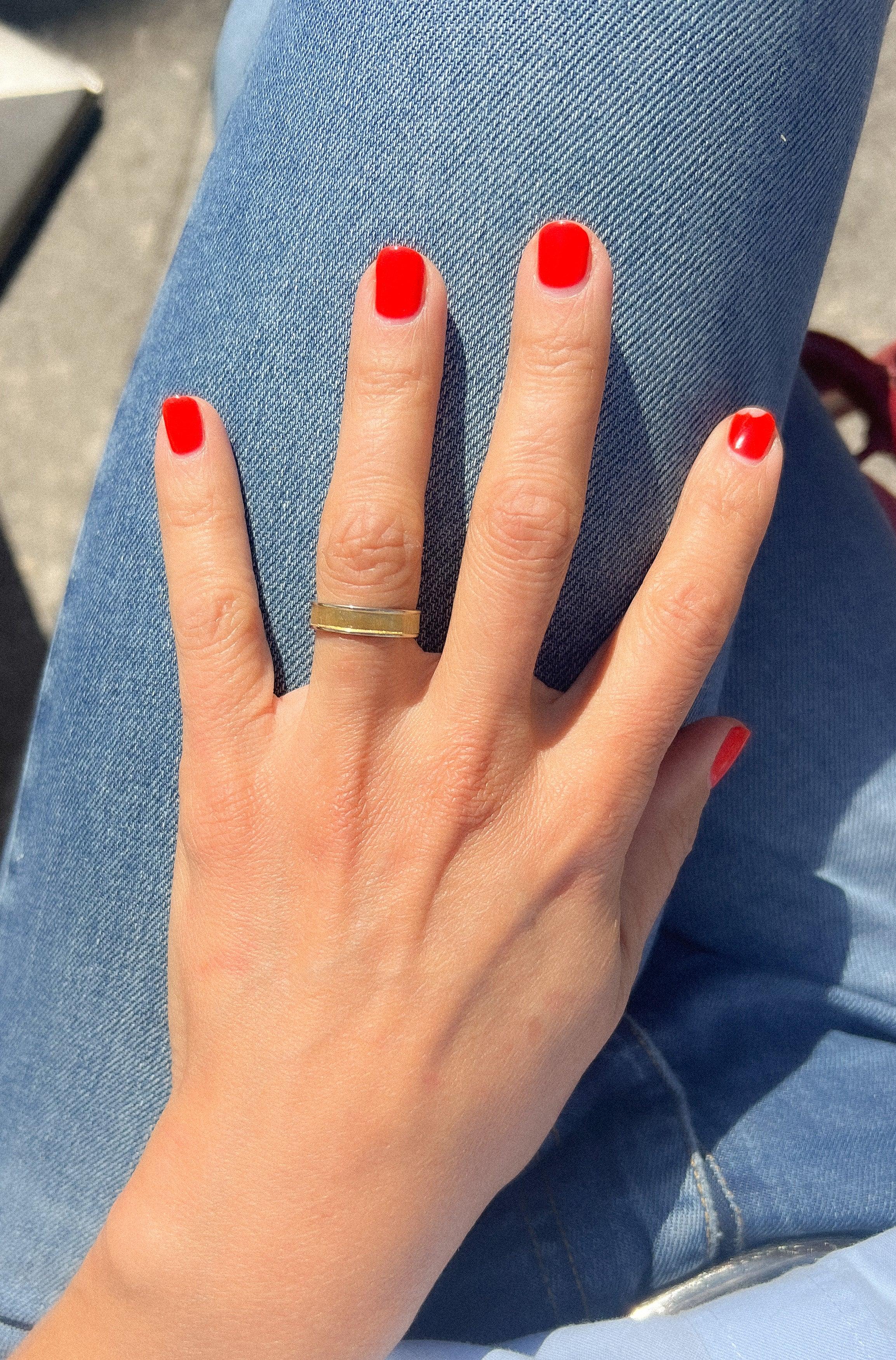 Chiselled gold ring by Buccellati