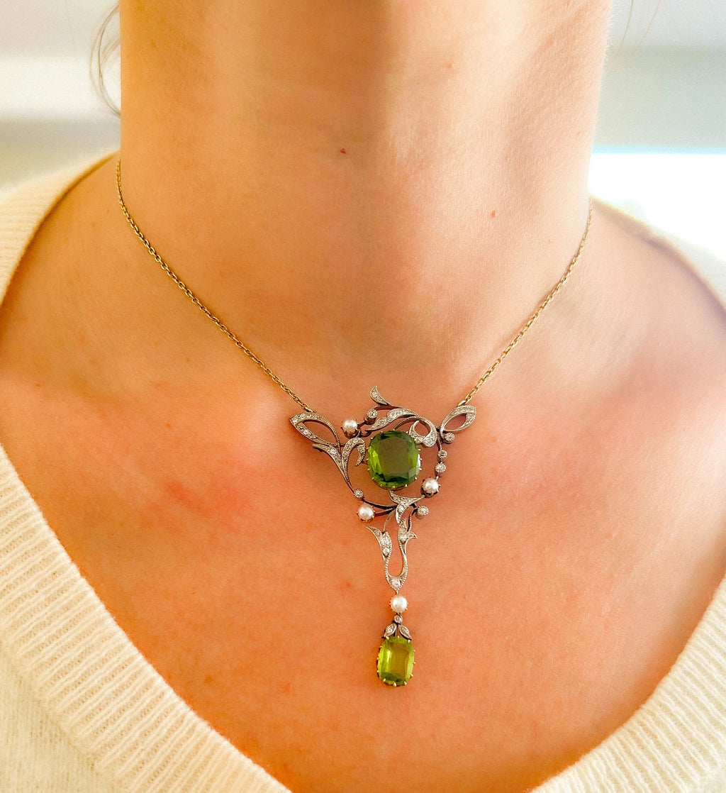 Napoleon III Yellow Gold and Silver Necklace with Peridot