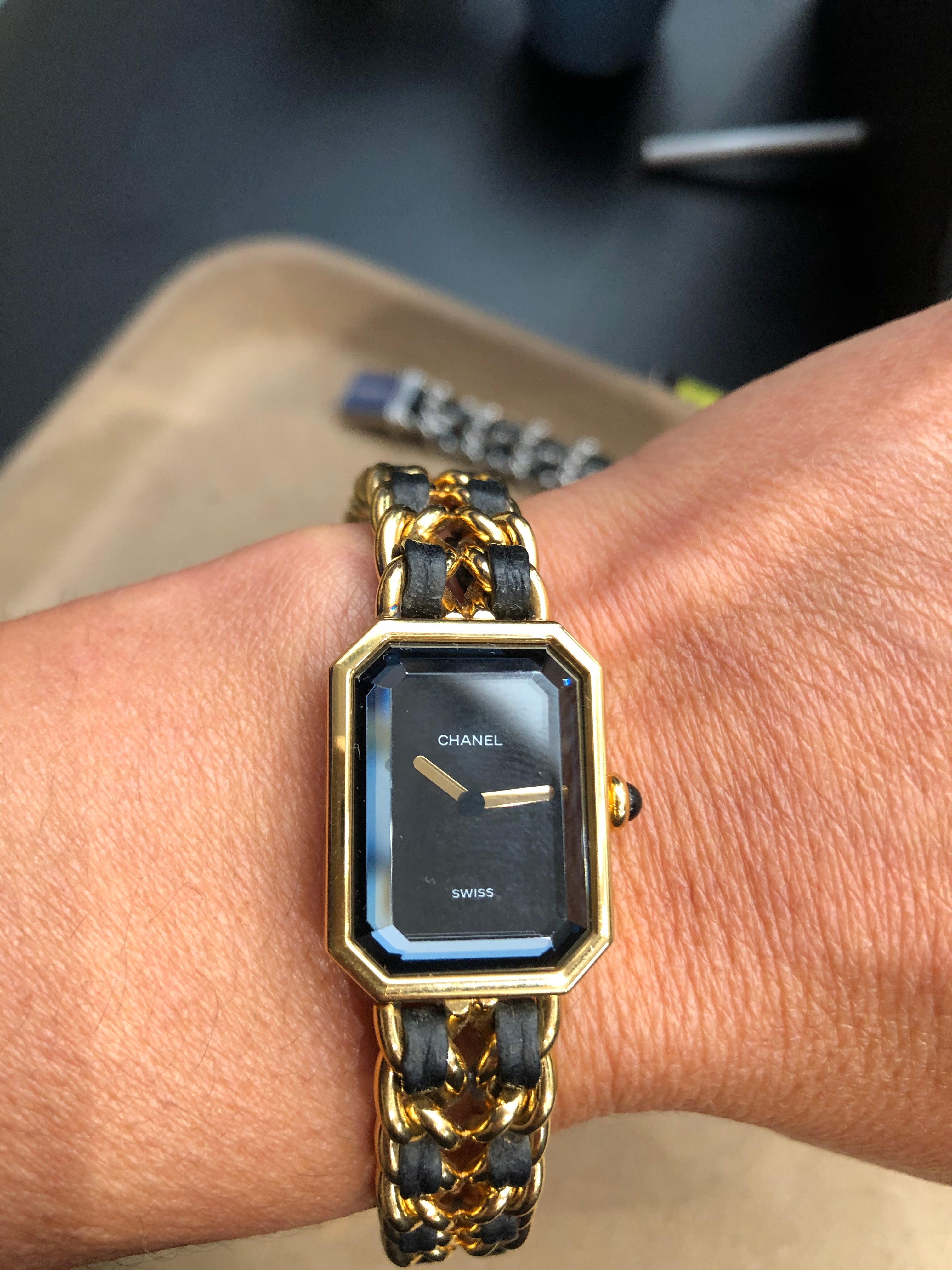 Montre Chanel ma première en métal doré