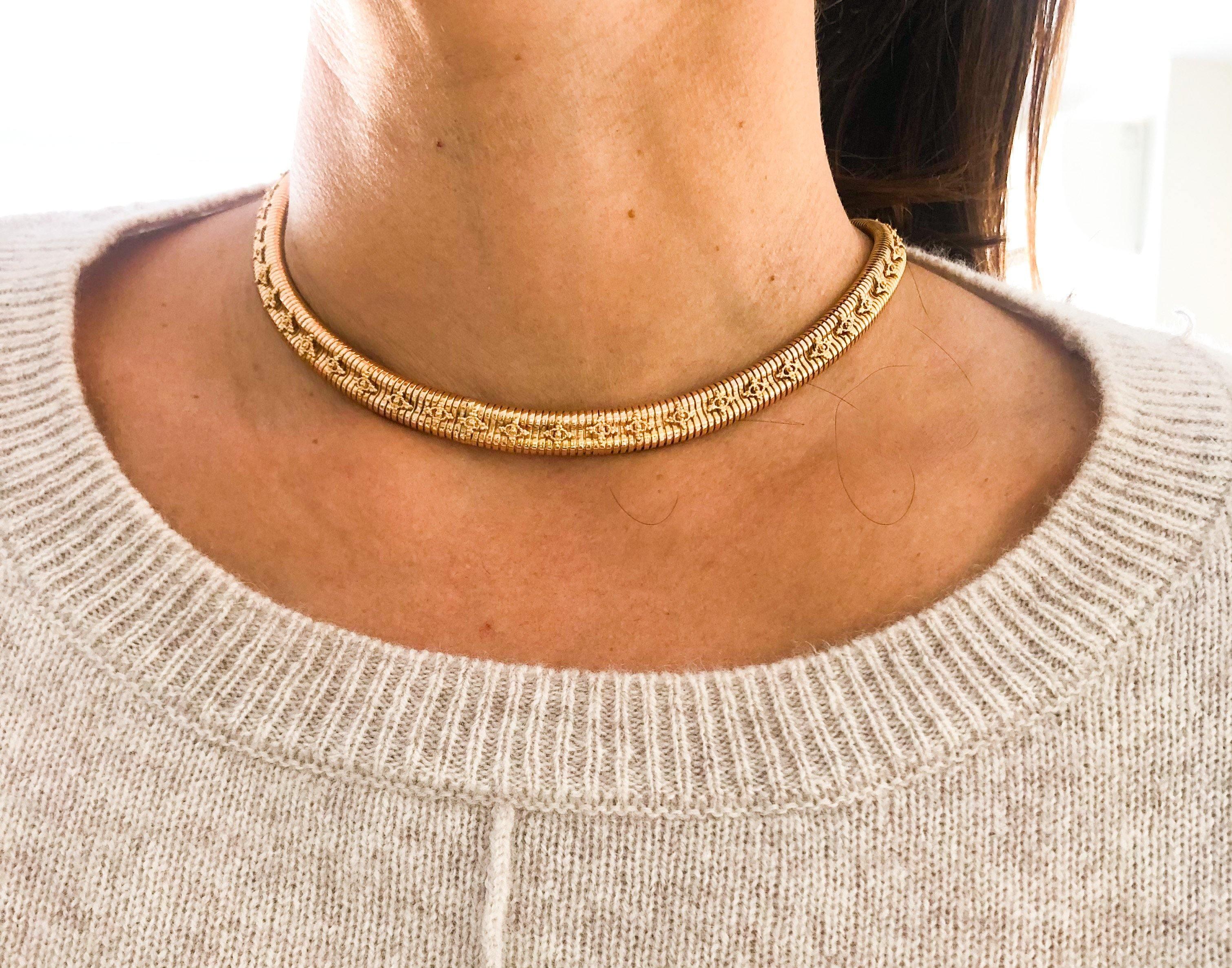 Collier Tubogas des années 1950 en or jaune orné de motifs sur toute la maille - adalgyseboutique