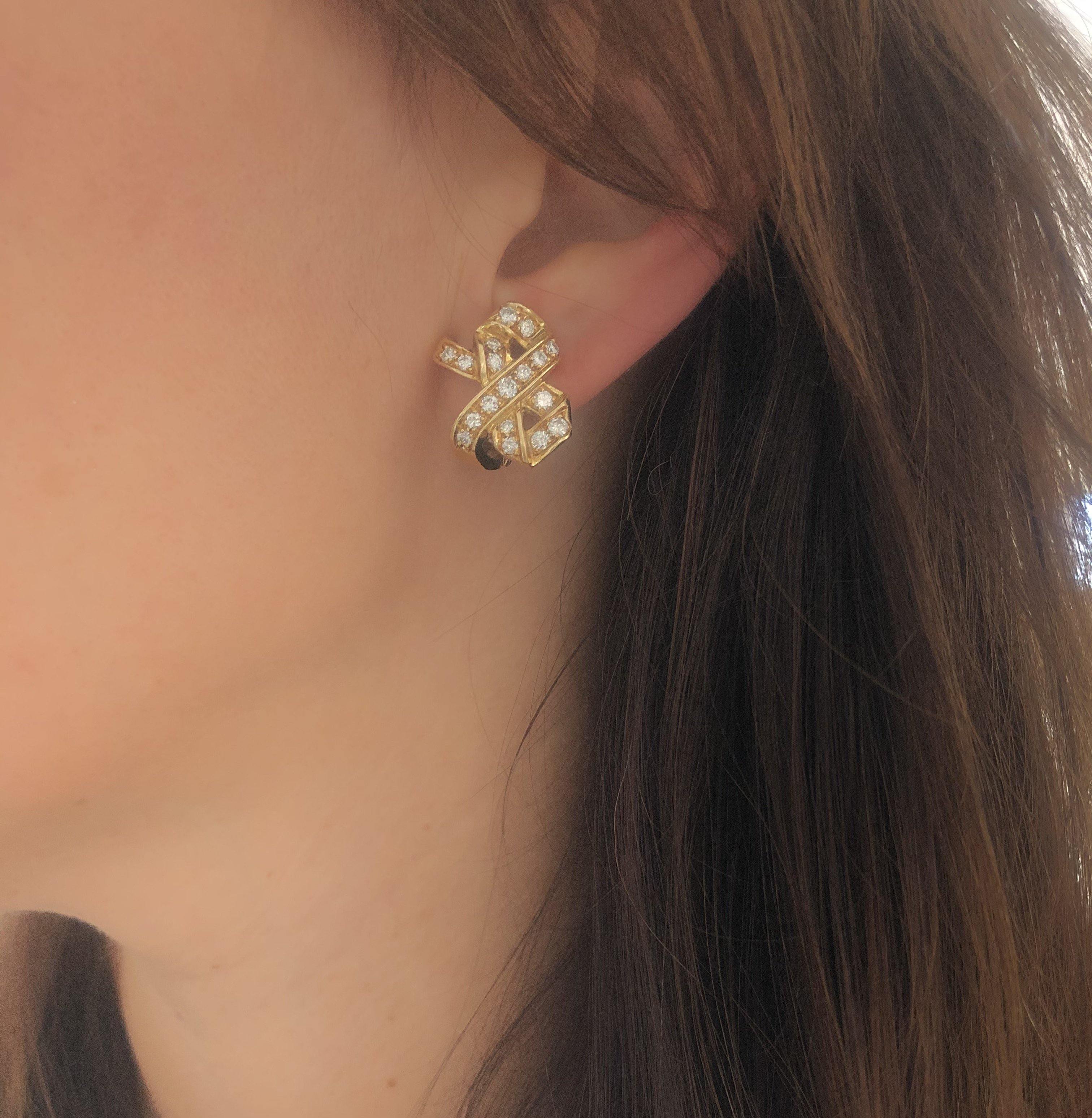Boucles d'oreilles signée de la maison Dior en or jaune et diamant - adalgyseboutique