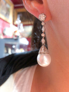 Paire de boucles d'oreilles en Perles Akoya et diamants