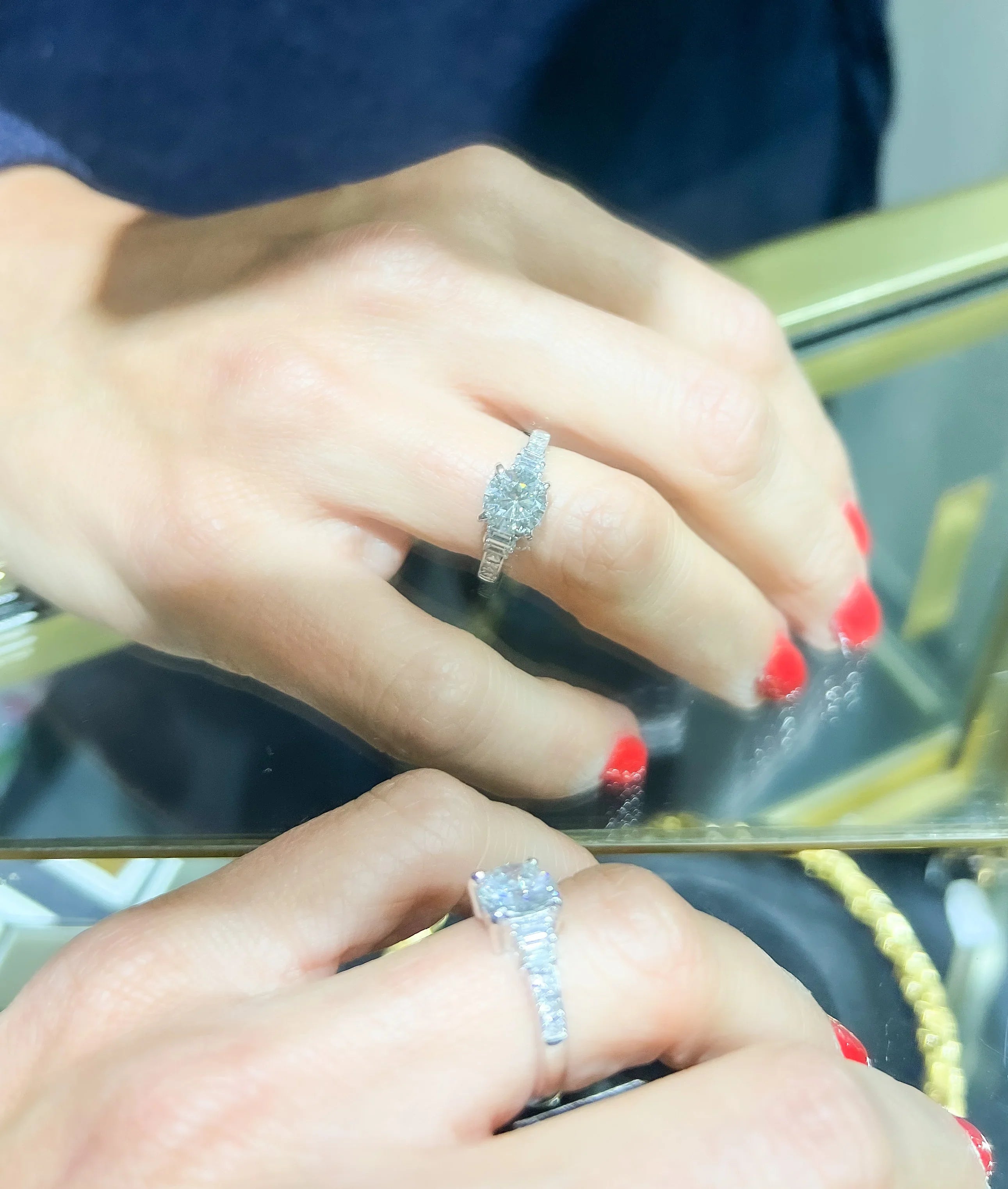 White gold ring set with a brilliant-cut diamond