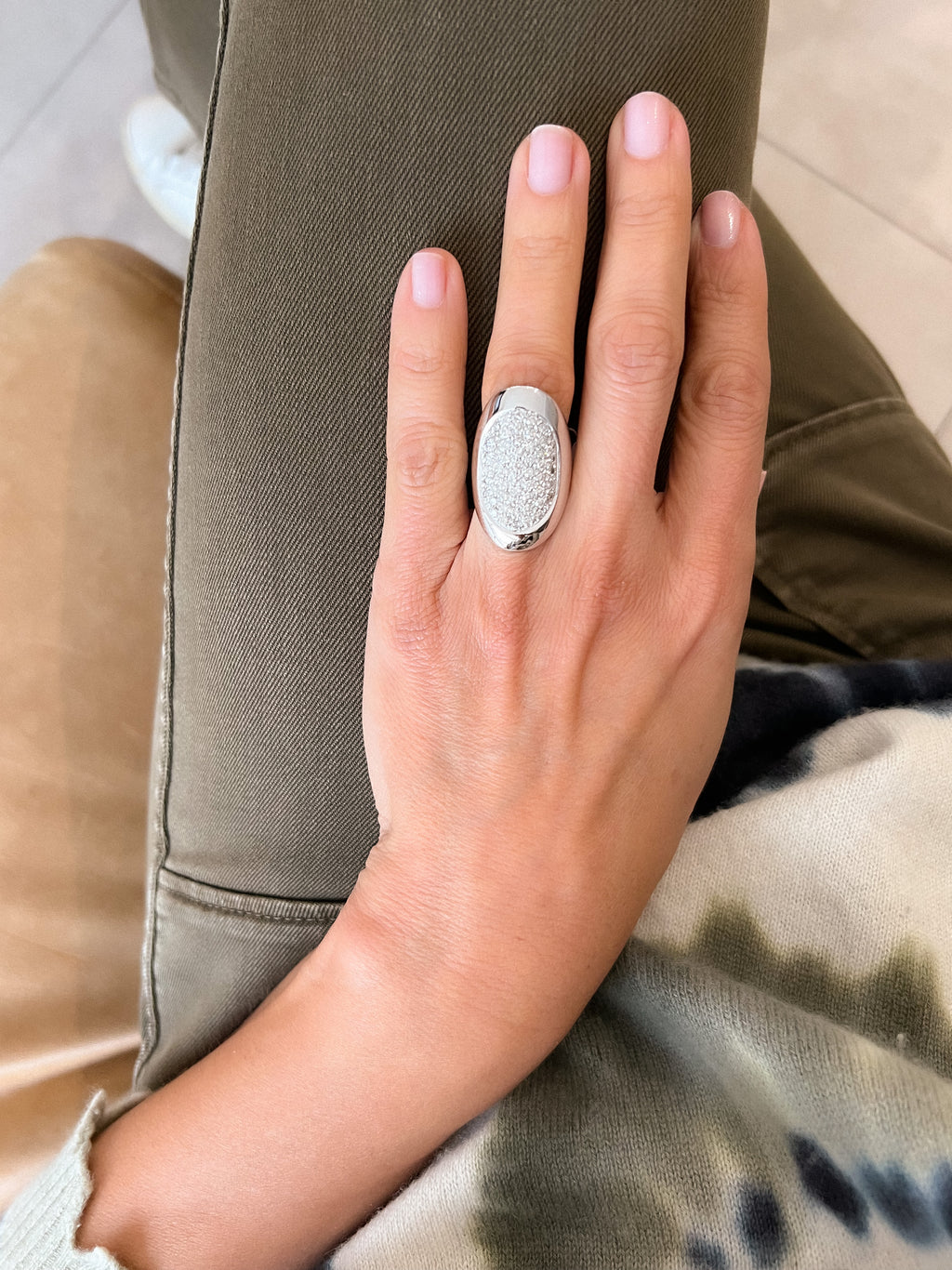 1970s white gold and diamond ring