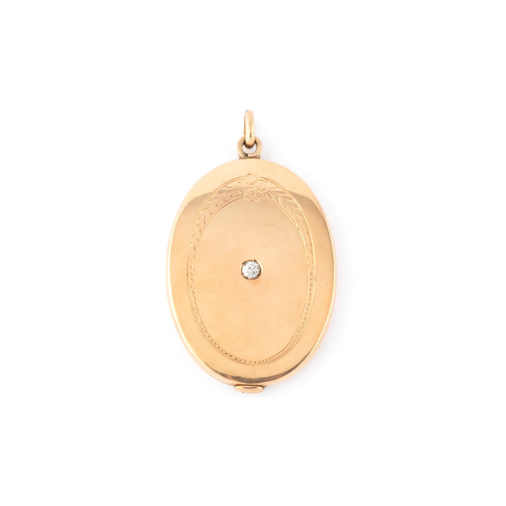 Oval yellow gold pendant