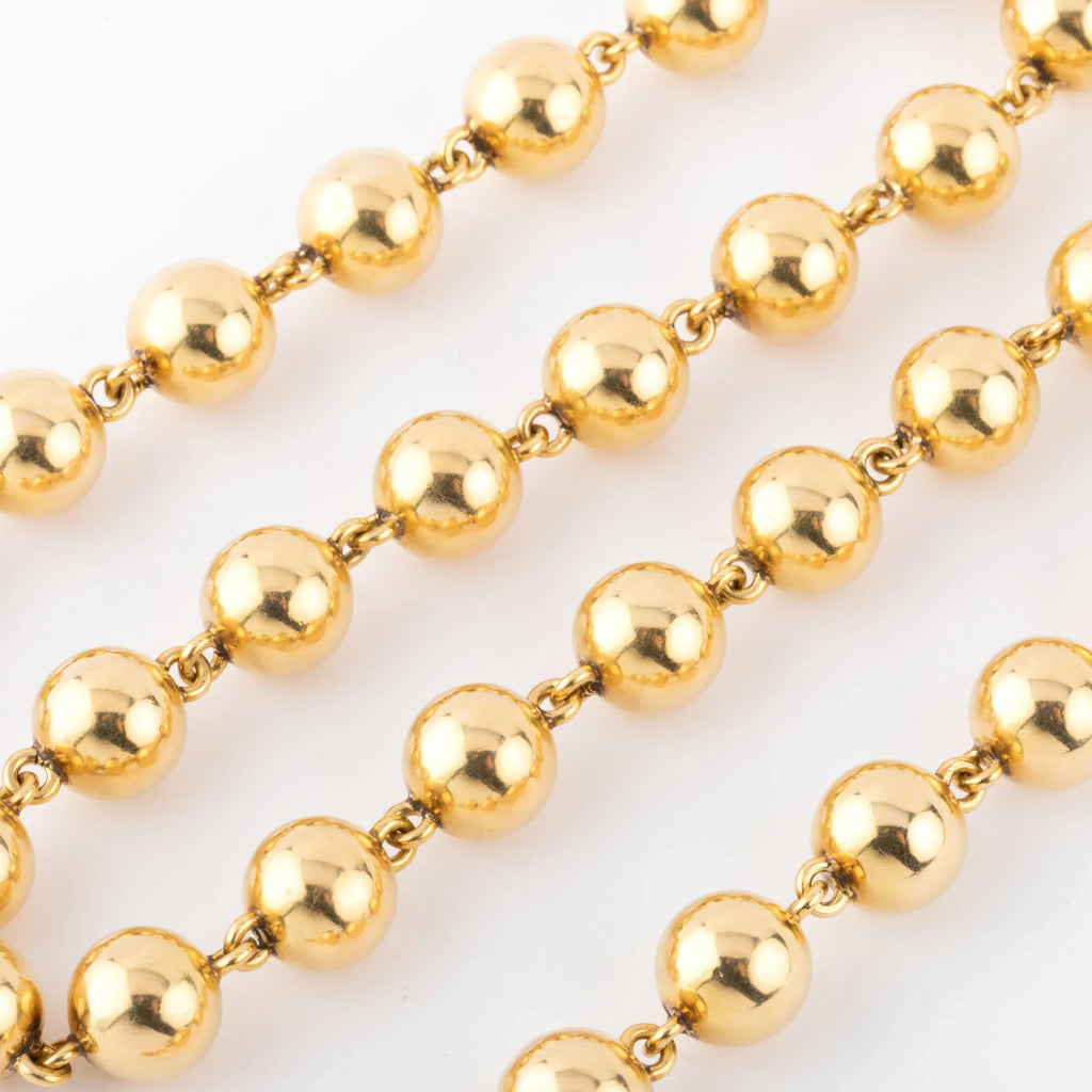 Marseillais yellow gold necklace adorned with gold beads