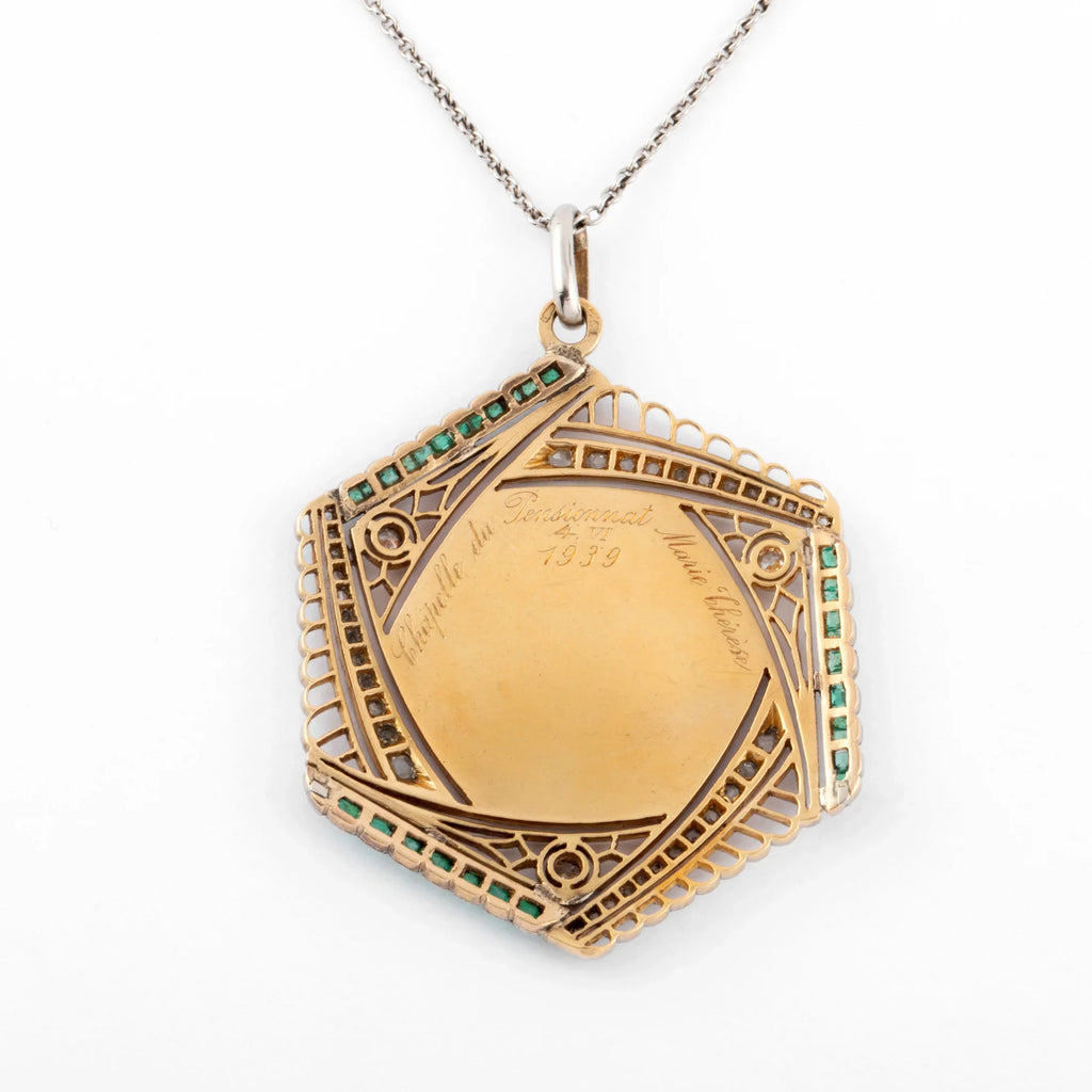 Openwork white gold and diamond medal depicting the Virgin and Child