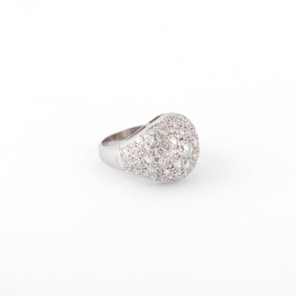 Bague dôme en platine et diamants