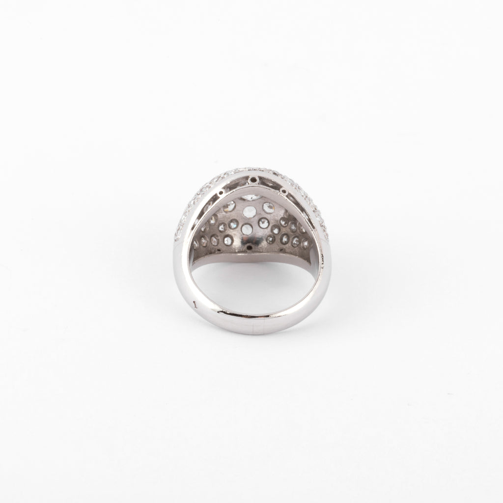 Bague dôme en platine et diamants